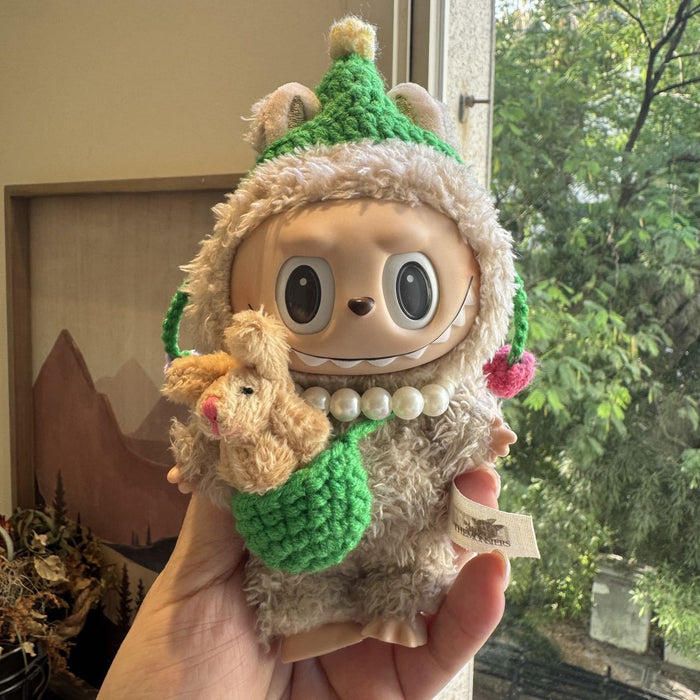 Wholesale Doll clothes,  knitted hats,  pearl necklaces,  bags,  and accessories