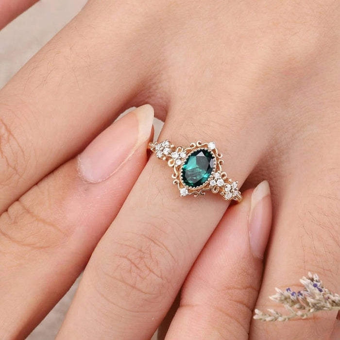 Wholesale New women's ring alloy inlaid with green zircon diamond ring