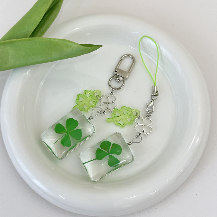 Wholesale Bag Pendant Creative Keychain  Four-leaf Hanging Dried Flower Lucky Mobile Phone Chain