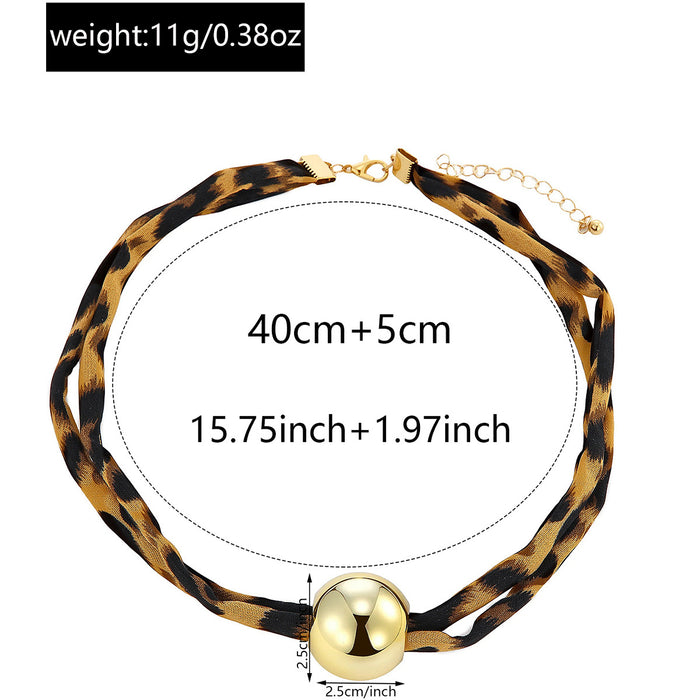 Wholesale Exaggerated metal round collarbone chain, fashionable and niche design, leopard print necklace