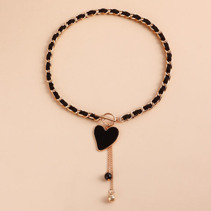 Wholesale Wrapped velvet black heart mother-of-pearl necklace for women,  clavicle chain tassel necklace