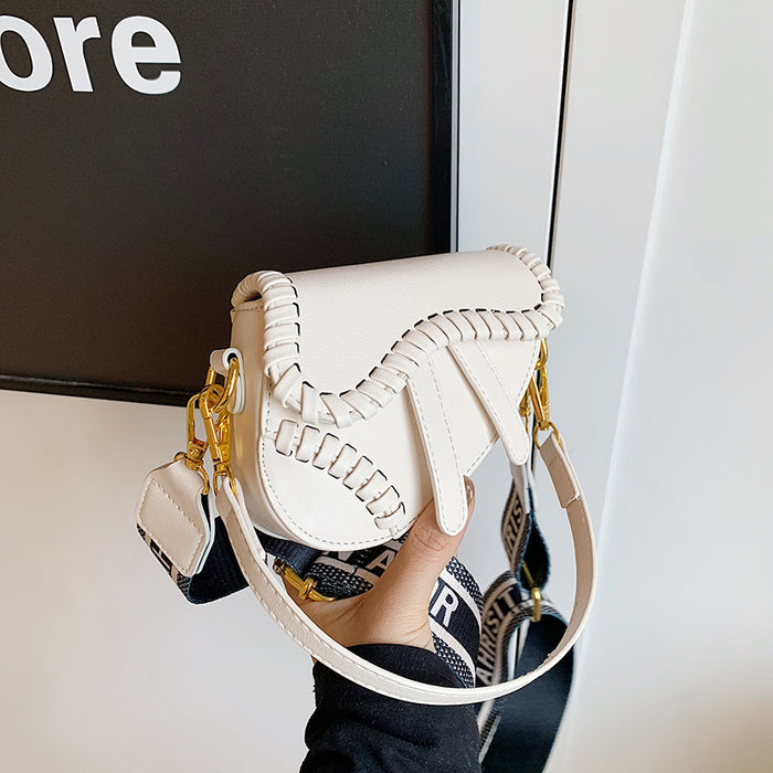 Wholesale New retro woven mini saddle bag for children, high-end handbag, broadband crossbody bag