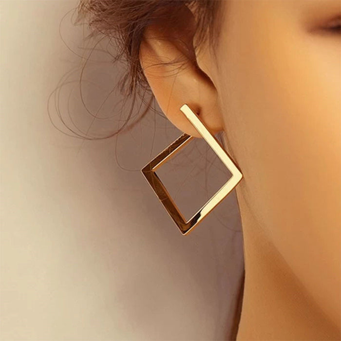 Wholesale Fashionable, minimalist, individualistic, and cool style earrings with exaggerated and niche designs, high-end diamond earrings