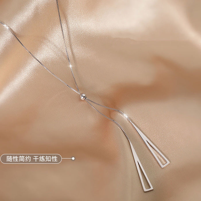 Wholesale Pearl sweater chain with high-end feel, long double layered layered titanium steel necklace, niche light luxury accessory