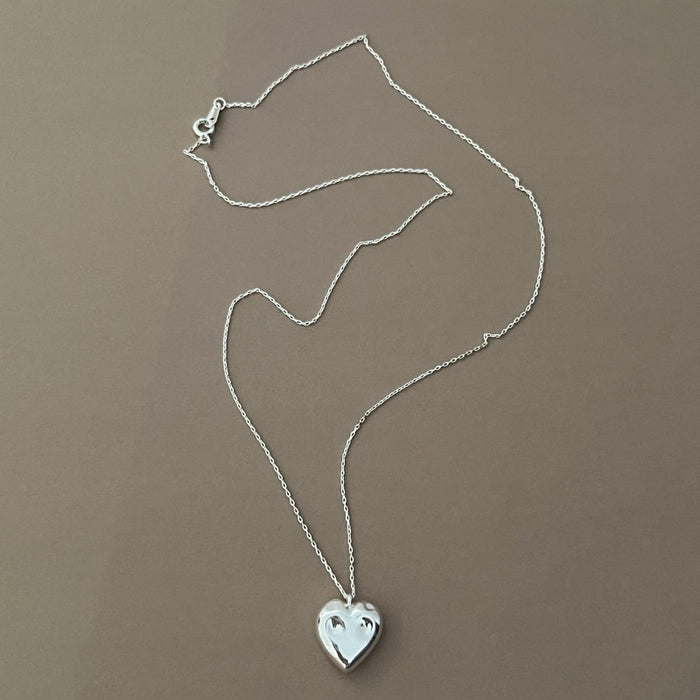 Wholesale A niche love pendant necklace with a fashionable and simple temperament, collarbone chain