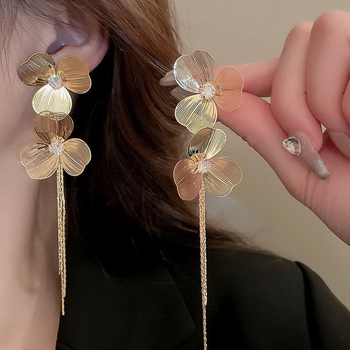 Wholesale Exaggerated temperament, long earrings, personalized tassel earrings, light luxury earrings