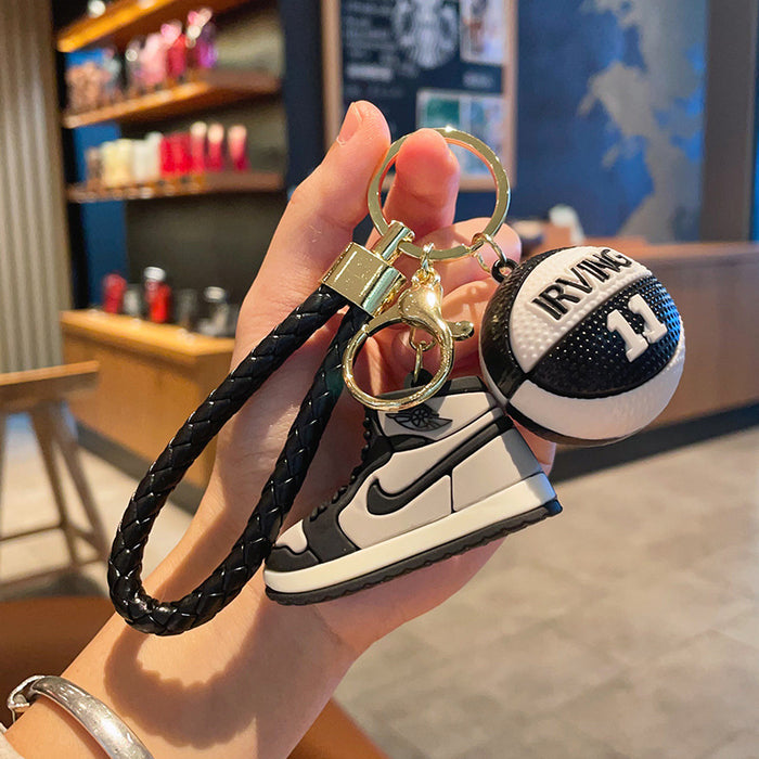 Wholesale Creative simulation model sneaker keychain pendant mini basketball shoe car key chain bag pendant