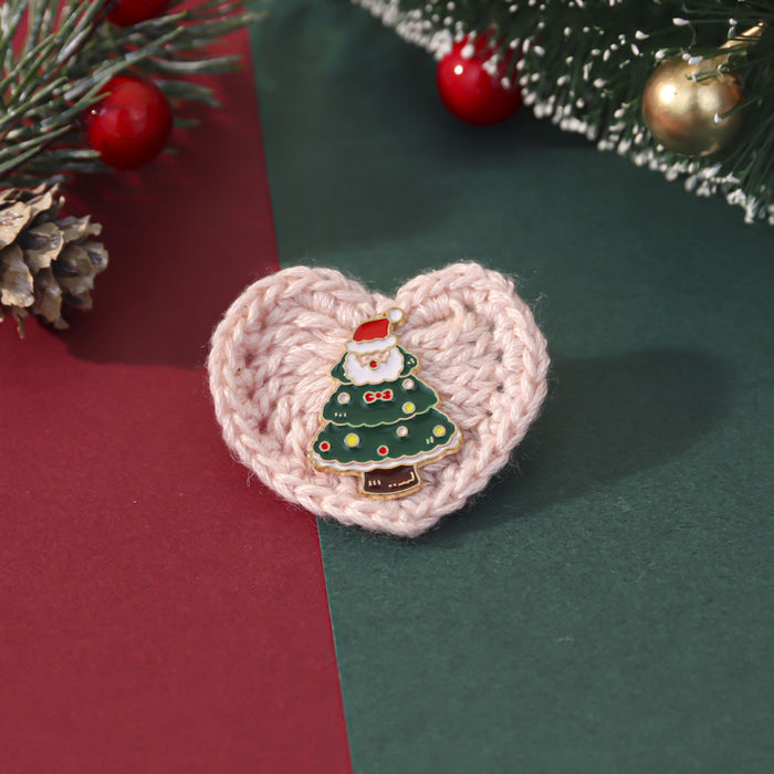 Wholesale Holiday  Sweater Brooch Crochet Heart-Shaped Four-Leaf Clover Pin Badge