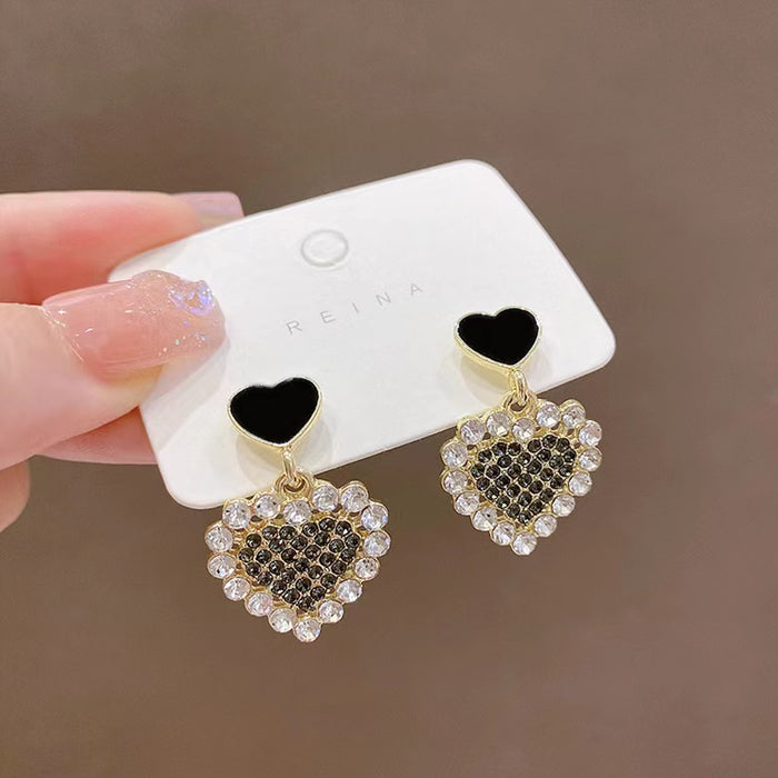 Wholesale Versatile temperament, heart-shaped earrings, personalized sparkling diamond earrings, personalized drip oil earrings