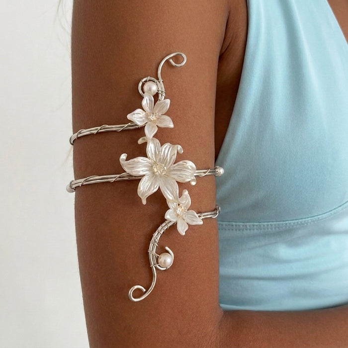 Wholesale Bohemian style hand-wrapped flower armlet women' s ethnic style seashell flower armband
