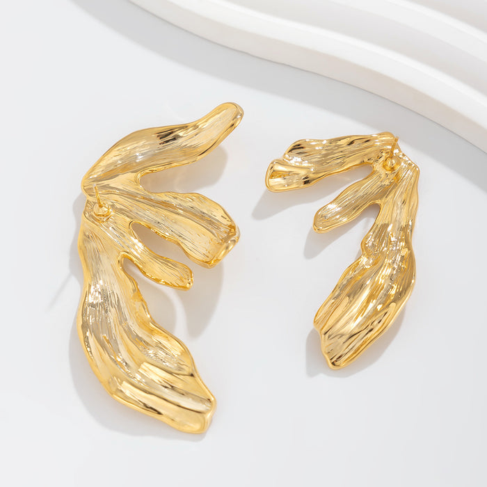 Wholesale Exaggerated metal ginkgo leaf earrings for accessories