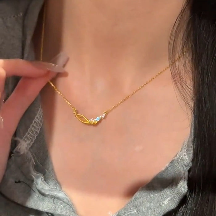 Wholesale Knot necklace, light luxury zircon pendant, collarbone chain wholesale