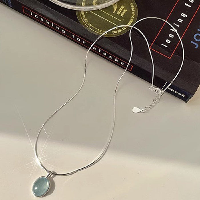 Wholesale Small niche design necklace versatile high-end oval pendant snake bone chain accessory