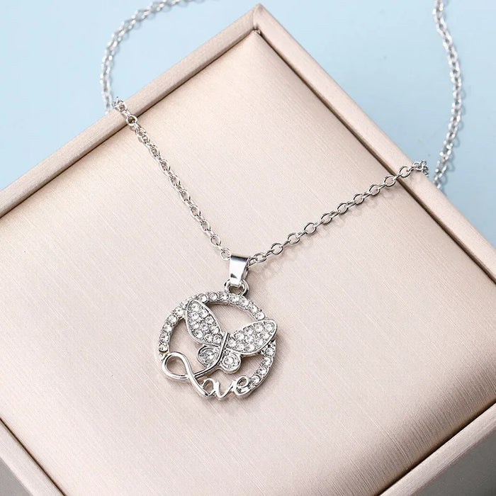 Wholesale Fashion and personalized double layered necklace with alloy butterfly thick chain pendant for accessories