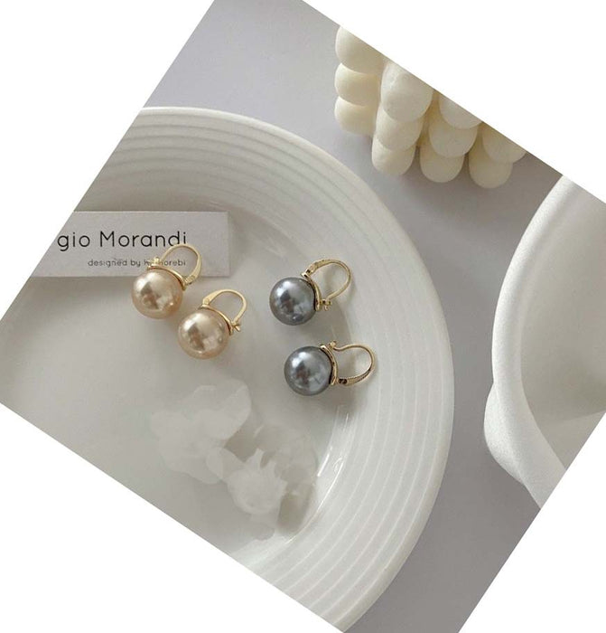 Wholesale Pearl earrings with retro temperament, simple and high-end texture for women, copper ear hooks for earrings