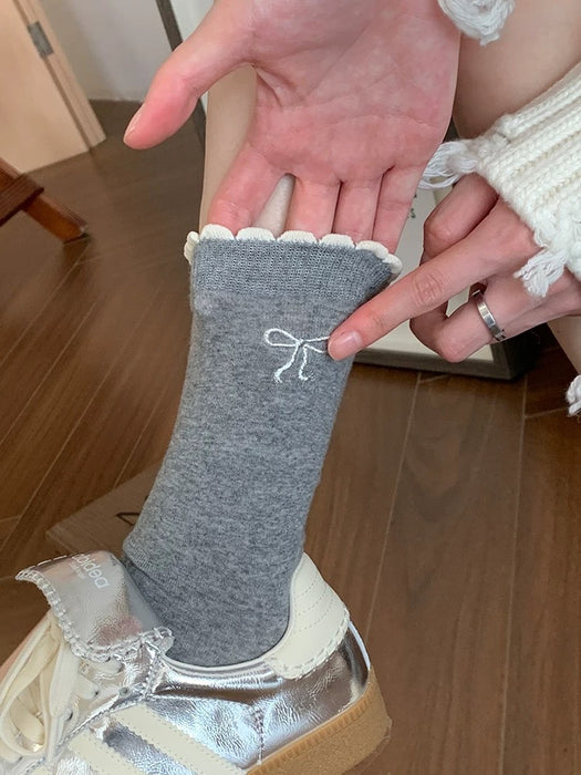 Wholesale Grey lace bow socks, pure cotton mid tube socks, slimming and stacking socks