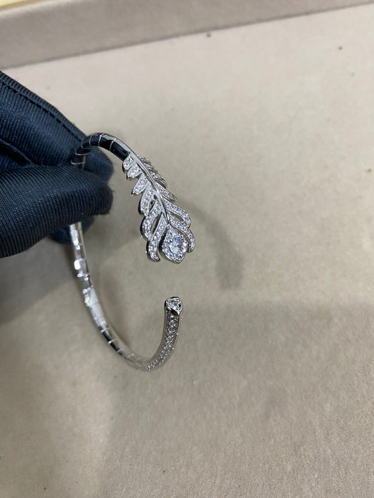 Wholesale Gold-Plated Feather Necklace with Full Diamond Inlay for Women Light Luxury Niche Design Clavicle Chain Fashion Commuter Style
