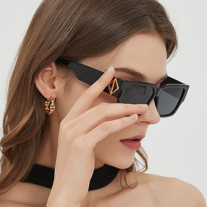 Wholesale Personalized thick framed sunglasses for street photography, UV resistant sunglasses
