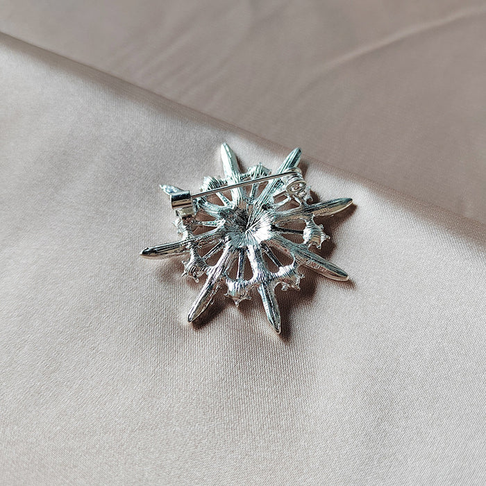 Wholesale snowflake corsage temperament  star ladies brooch accessories