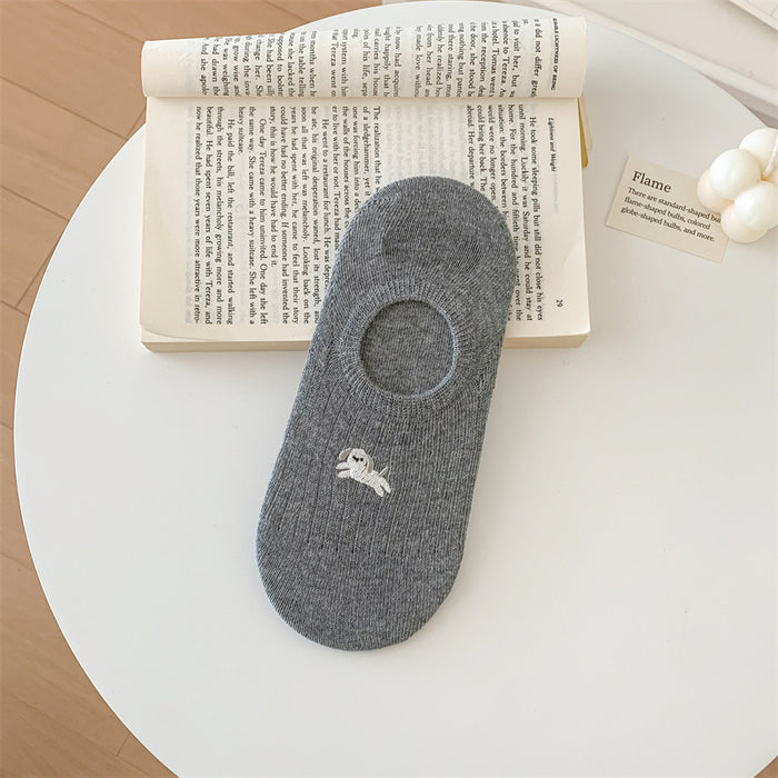 Wholesale Ship socks with anti slip and cotton heel, women's shallow mouth socks, gray cartoon embroidery, invisible
