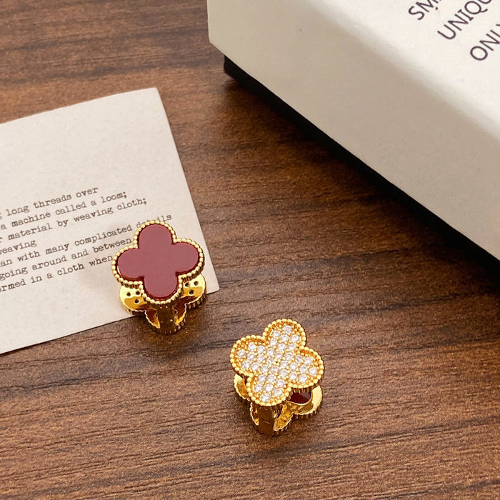 Wholesale Black Lucky Flower Small and Exquisite Stud Earrings