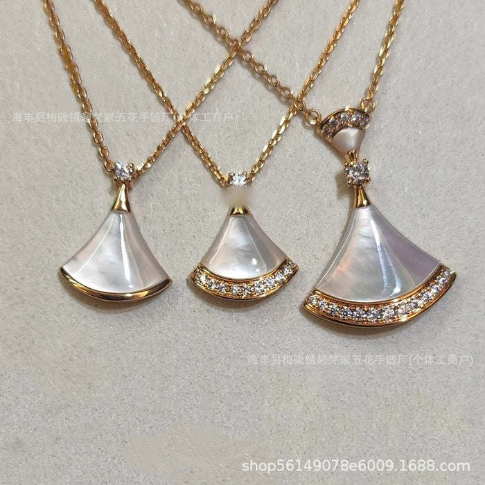Wholesale Gold Plated Fan Necklace Copper Alloy Jewelry Accessory