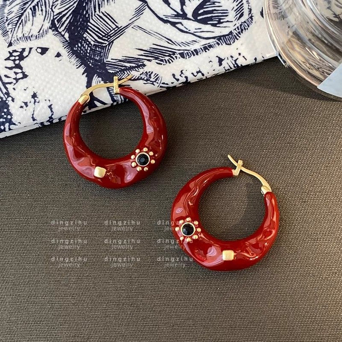 Wholesale Earrings French Retro Elegant Ear Buckle Light Luxury Niche Ear Ring New
