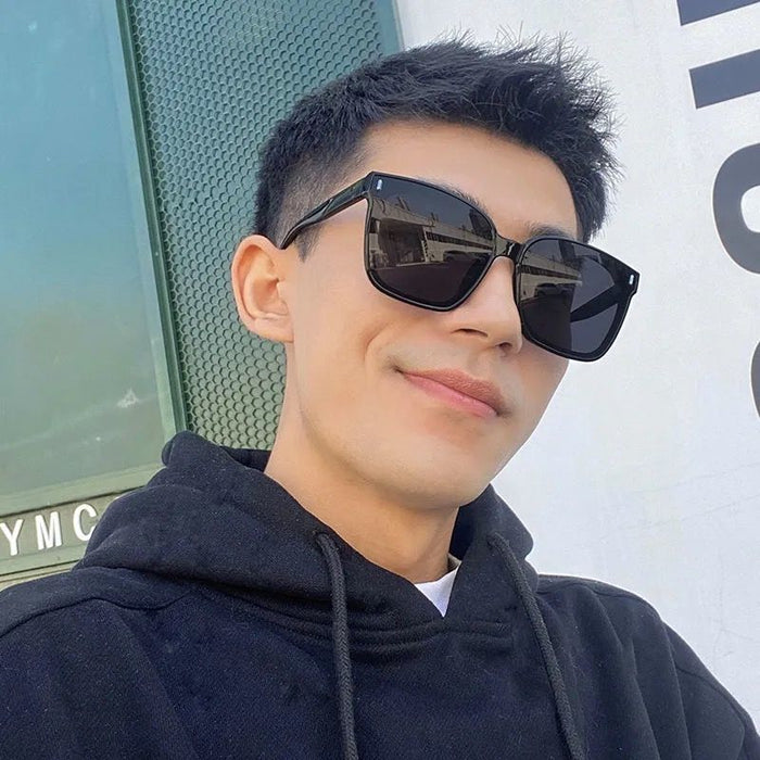 Wholesale Fashion sunglasses for men and women, polarized sunglasses, UV resistant glasses
