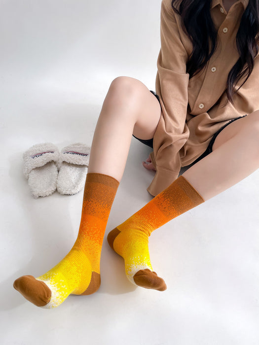 Wholesale Trendy Double Needle Tie Dyeing Gradient Color Personalized Men and Women Couple Pure Cotton Middle Socks