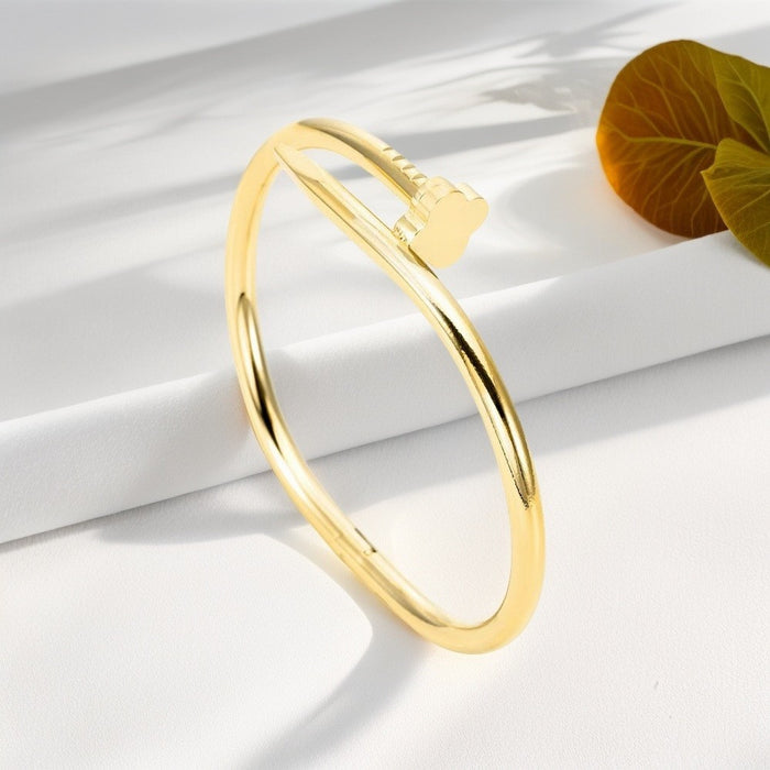 Wholesale Four-leaf bracelet nail titanium steel jewelry