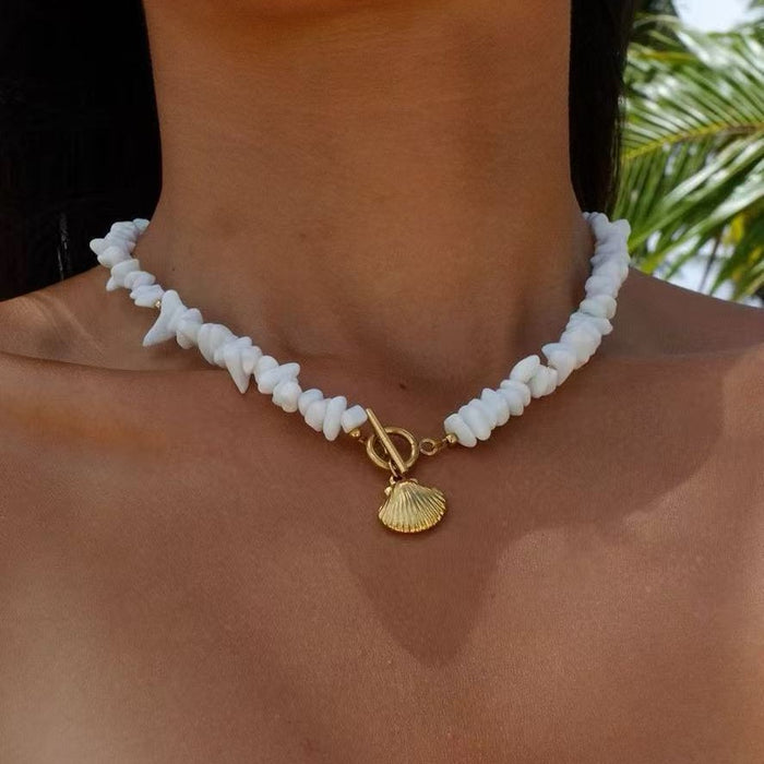 Wholesale Natural crushed stone irregular shell pendant necklace collarbone chain