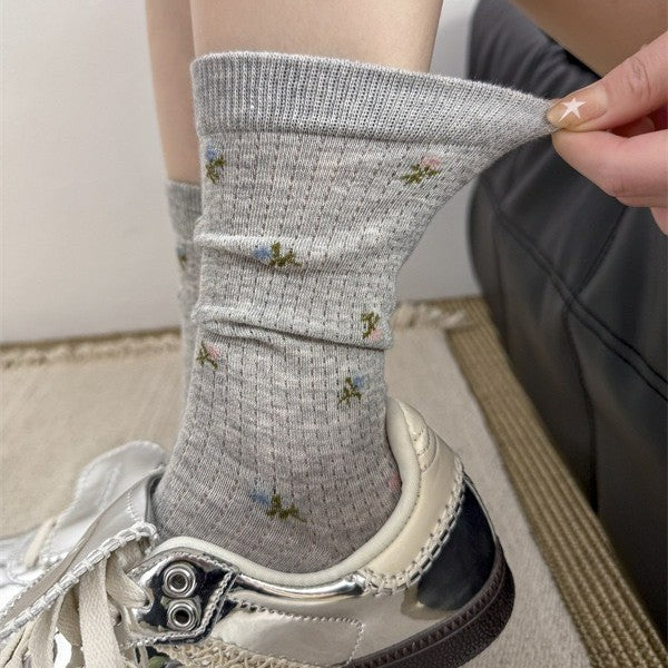 Wholesale Boneless card silk floral retro mid length socks with mesh breathable and versatile design