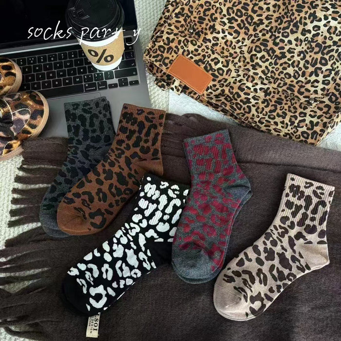 Wholesale Pile socks, mid to long style, fashionable retro outerwear