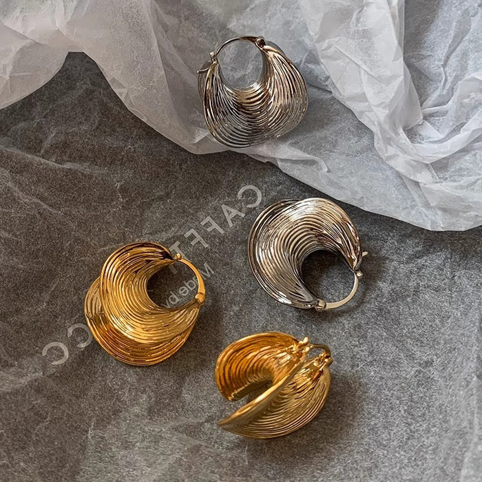 Wholesale Retro unique metal circle earrings, high-end light luxury niche design, high-end sense, temperament, ear buckle earrings