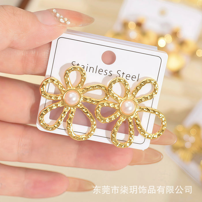 Wholesale Flower Earrings Retro-Style Pearl Earrings for Women Electroplated Stainless Steel Gold Earrings