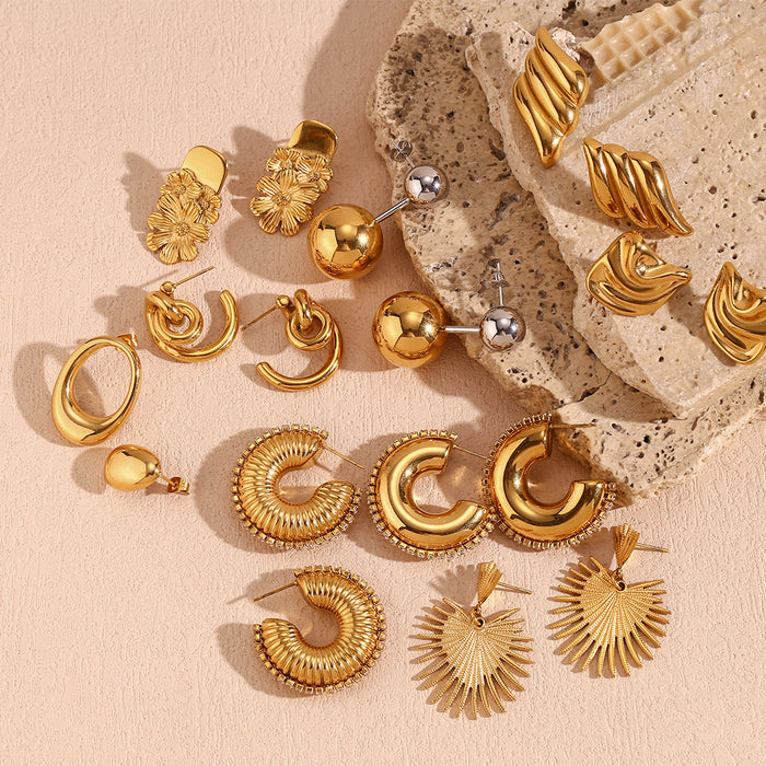 Wholesale Fashionable and versatile retro niche earrings made of stainless steel gold-plated irregular geometric heart-shaped earrings