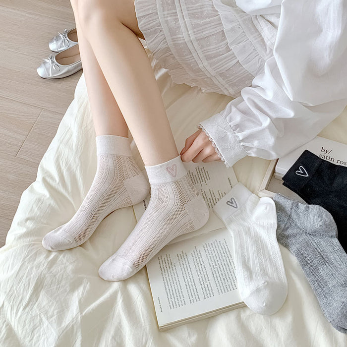 Wholesale New mesh breathable thin short tube socks with heart-shaped embroidery