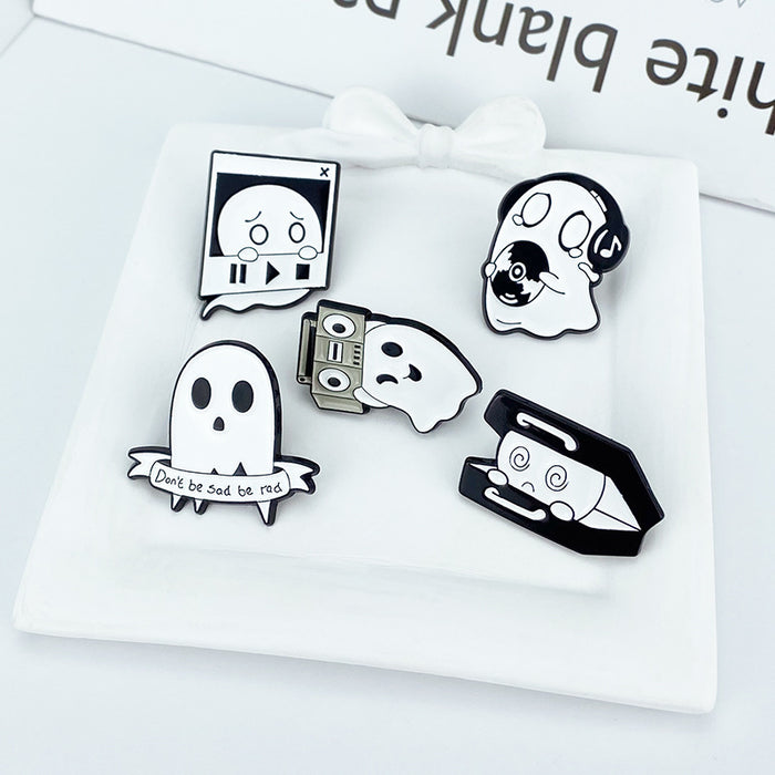 Wholesale Cartoon Ghost Series Painted Alloy Brooch Speaker Headphones Luggage Badge Cute Sweet Cool Style MOQ≥2