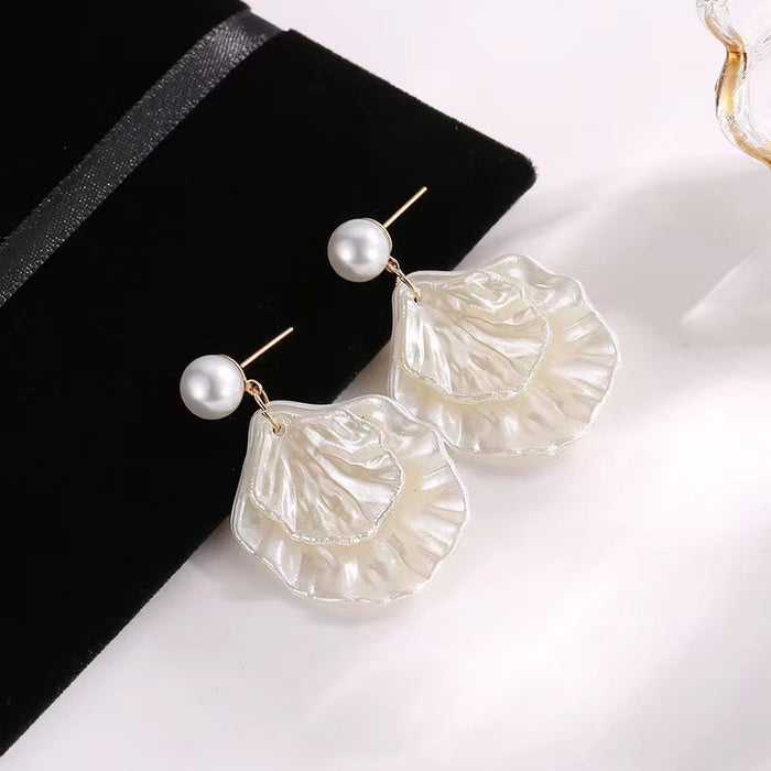 Wholesale Pearl Shell Elegant Earrings Korean Simple Ear Jewelry Sweet Fan Shell Earrings Women