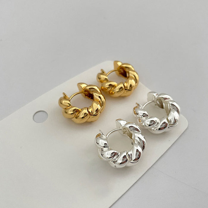 Wholesale Cold style metal silver needle retro small ear buckle trendy earrings, niche design, high-end