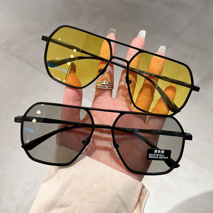 Wholesale Outdoor driving sunglasses, driving glasses, polygonal color changing polarized sunglasses for men