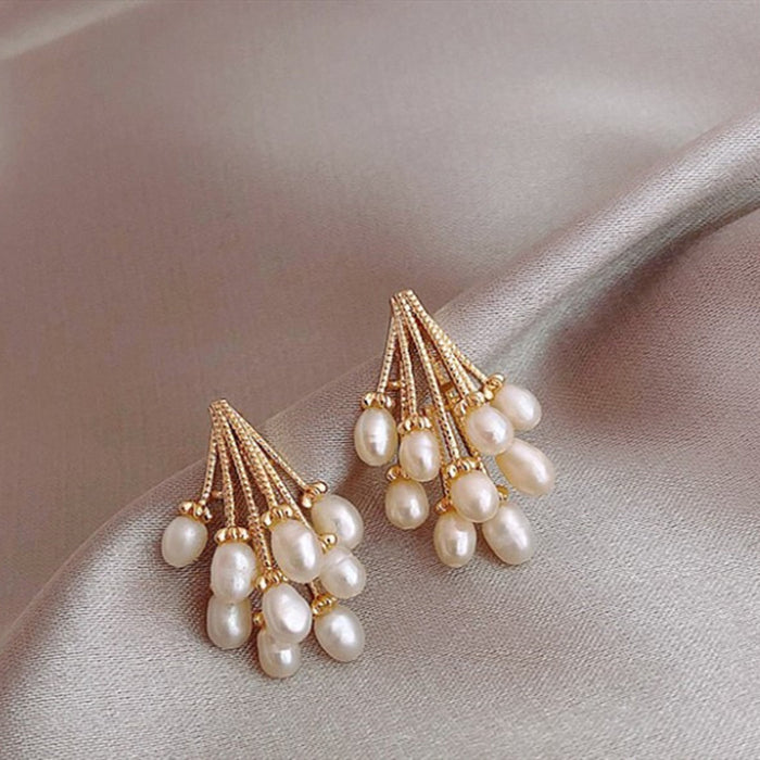 Wholesale New temperament earrings, silver needle earrings, fashionable and elegant earrings, pearl earrings wholesale