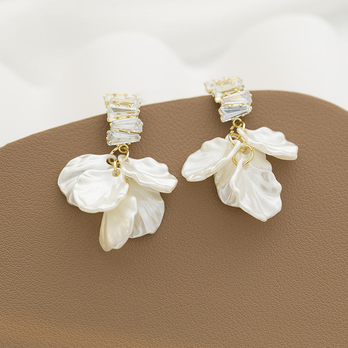 Wholesale Light luxury, fashionable, versatile, exquisite earrings with temperament, no ear holes, ear clips