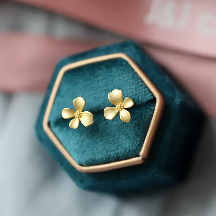Wholesale Gold plated earrings, simple and fashionable floral earrings design, niche