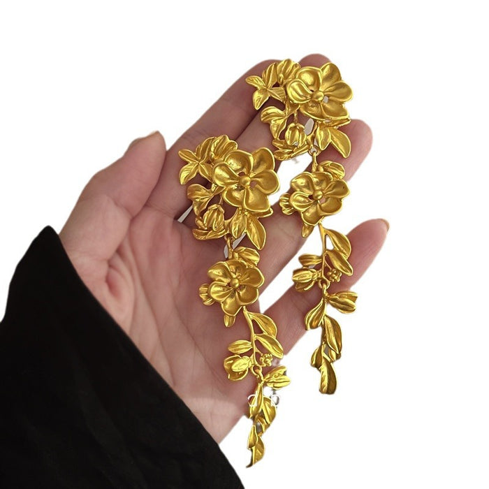 Wholesale Tassel ear clips with exaggerated retro luxury and temperament without ear holes