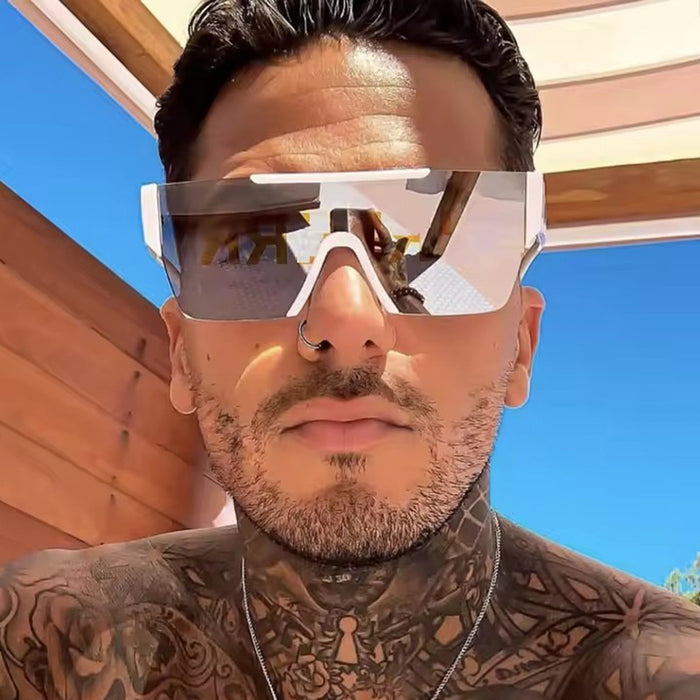 Wholesale Personalized futuristic sunglasses, windproof riding goggles, hiking UV resistant sunglasses, large face glasses