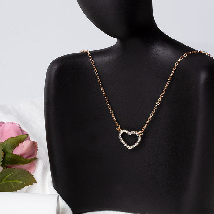 Wholesale Alloy Jewelry Versatile Diamond Heart Necklace Sweet Clavicle Chain Water Wave Chain Neck Chain