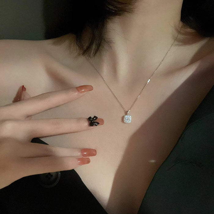 Wholesale Square zircon necklace, niche, light luxury, simple and versatile temperament, collarbone chain, short fashion collarbone chain