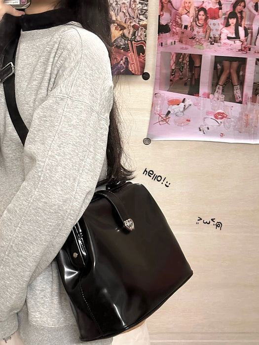 Wholesale High end, niche crossbody bag for class commuting, hand-held backpack