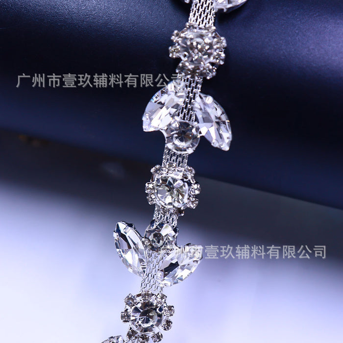 Wholesale Crystal rhinestone chain for DIY clothing accessories and decorations.